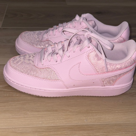Nike Pink Women's Sneakers - Picture 3 of 5